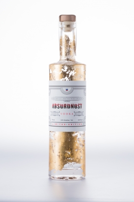 可思议的概念伏特加包装设计-围绕瓶子的薄片黄金细节，一个独特豪华的感觉