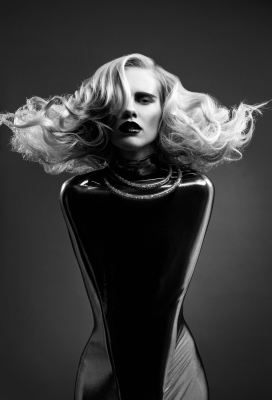 SOLITARY-时尚黑白人像