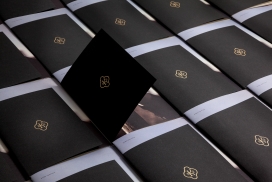 Karipidis Winery Brochure-酒庄的小册子