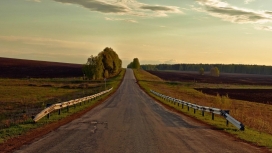 通往乡村的山路