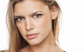 高清晰金发美女凯莉・罗尔巴赫壁纸