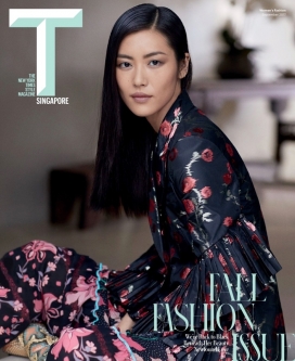 T杂志新加坡-拥抱时尚和现代风格的刘雯-在时尚光鲜的外表下，模特身穿秋季时装系列的时装