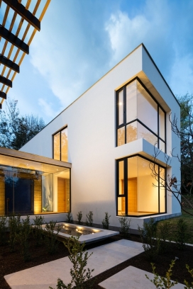 420米的双层倾斜住宅建筑