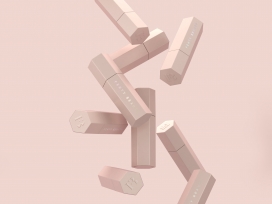 Rihanna蕾哈娜将最后推出她期待和流口水的系列化妆品