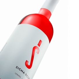 包装简单，但引人注目的Sigma葡萄酒