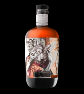 伍尔夫宋苏格兰威士忌有趣的包装-有点令人毛骨悚然，但神秘的感觉肯定会吸引消费者