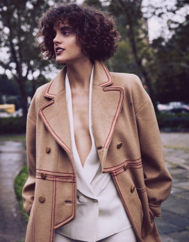 戴安娜纱丽-大都市哈萨克斯坦2017年11月