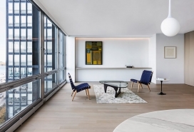极简主义的湖滨公寓装修-用克制的调色板展示的建筑观，打开了最大限度空间布局和直接的视觉
