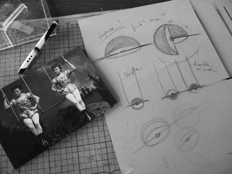 飞人吊坠灯具-灵感来自马戏团,不但改变了光线的投射方式,而且改变了灯具的外观。---酷图编号1193911