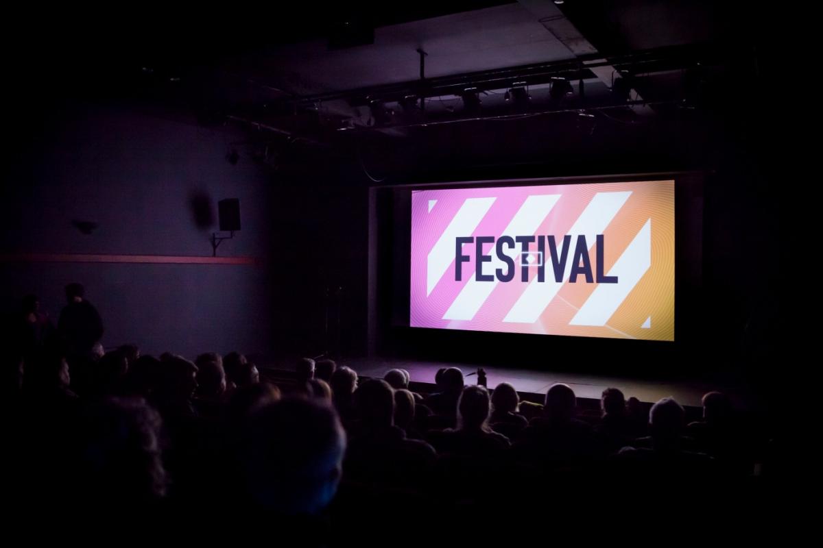 一个来自这世界灵魂的限量版杜松子酒瓶---酷图编号1