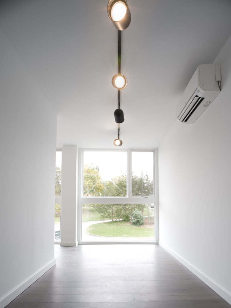 4个集装箱组成的巴德学院课堂教室-并获得10万美元的资助。 由于资源有限,他们探索堆放两对预算友好的集装箱,形成960平方英尺的巴德媒体实验室---酷图编号1195742