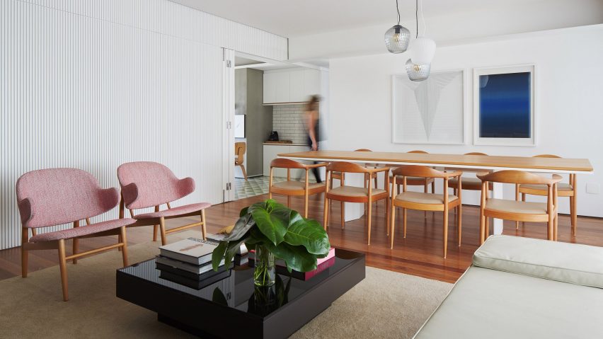 分隔成白色镶板的圣保罗公寓---酷图编号1196438