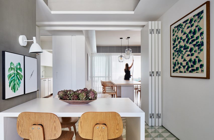 分隔成白色镶板的圣保罗公寓---酷图编号1196445