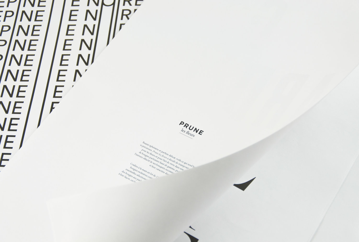 有香味的蜡烛-惊人的香薰蜡烛包装,设计采用了实验性版式,但以一种俏皮而优雅的方式呈现。---酷图编号7