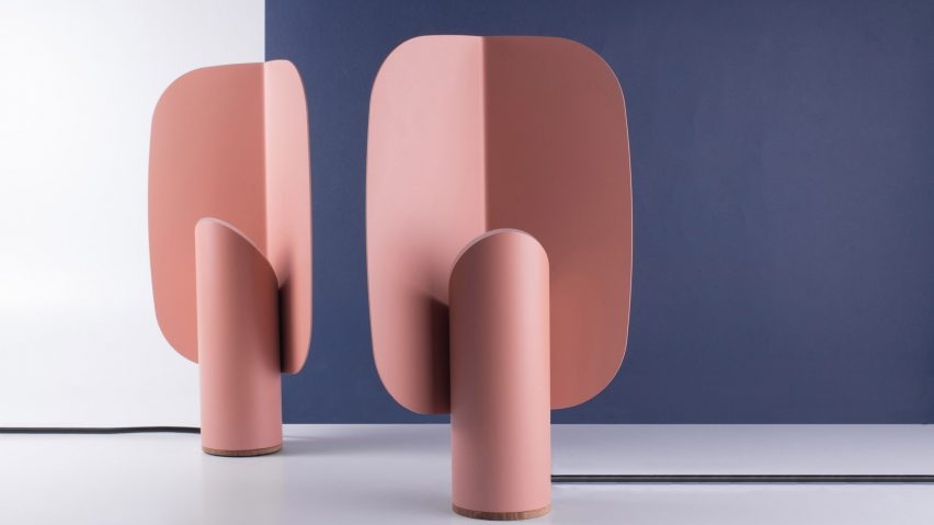 折叠面板灯-采用菱形镜,折叠在中间,它的光源点在折痕的金属片上,提供环境辉光封面大图