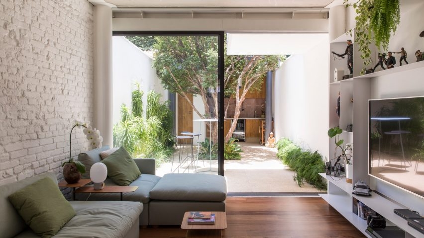 EstúdioBRA为圣保罗的年轻夫妇创造了苗条的城市家园住宅图片