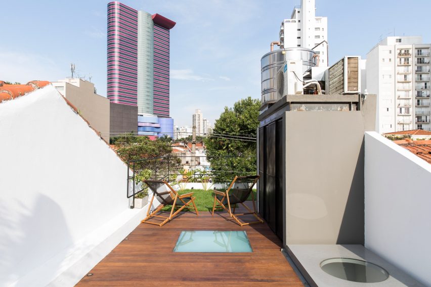 EstúdioBRA为圣保罗的年轻夫妇创造了苗条的城市家园住宅---酷图编号9