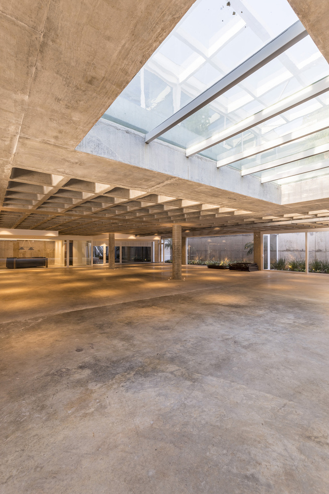 巴西木材与钢架混搭构建的阳光花园别墅---酷图编号37