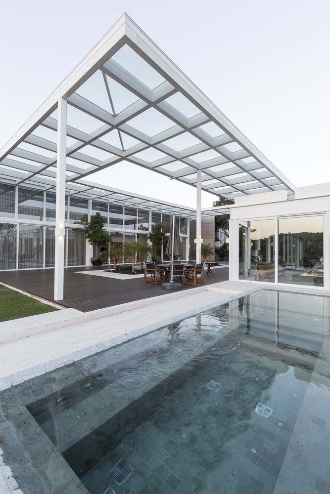 巴西木材与钢架混搭构建的阳光花园别墅---酷图编号19