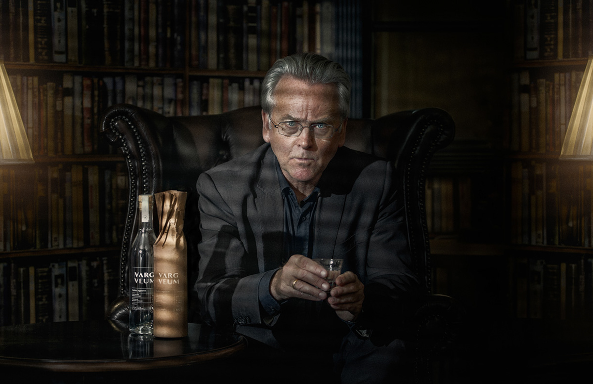 Varg Veum Aquavit - 品牌/视觉形象-一款造型优雅的瓶子,设计简单而现代---酷图编号15