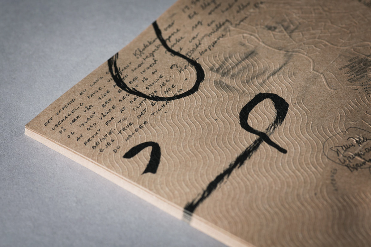 Varg Veum Aquavit - 品牌/视觉形象-一款造型优雅的瓶子,设计简单而现代---酷图编号7