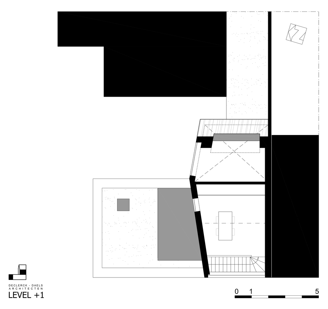 为了展示出结构和真实的材料,无论是在室内还是室外,建筑师都对大量的细节给予重视,并依靠所有建造者的工艺来完成细节
