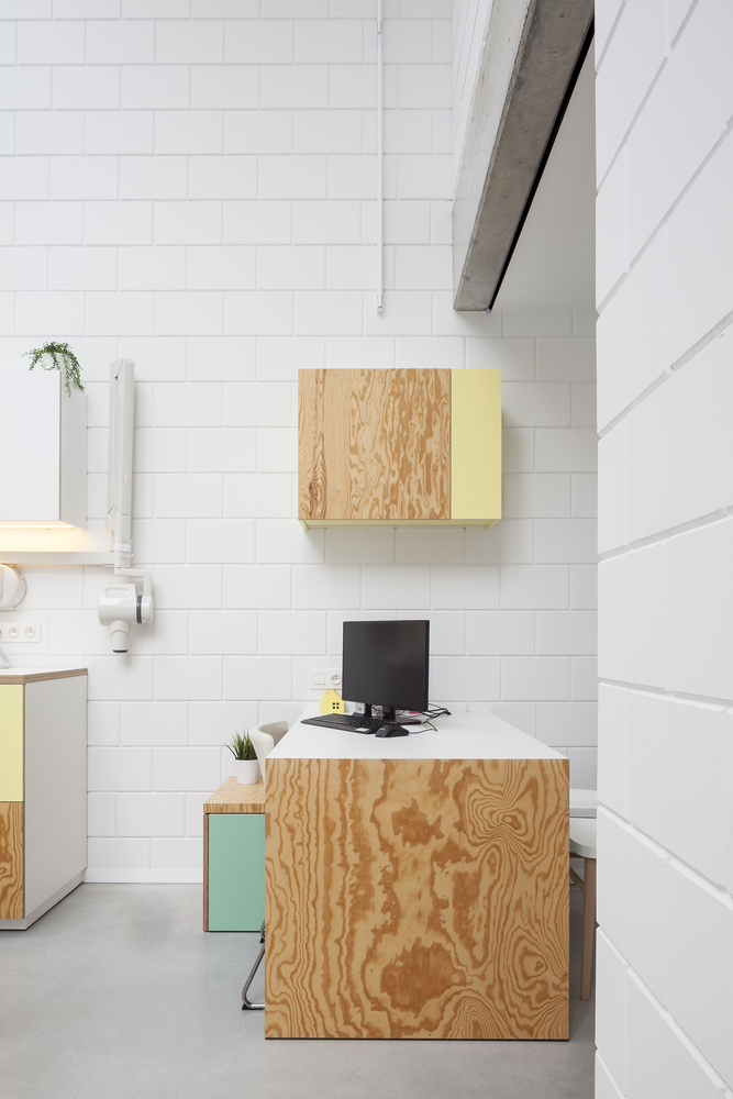 比利时77平米小镇牙医诊所---酷图编号1203786