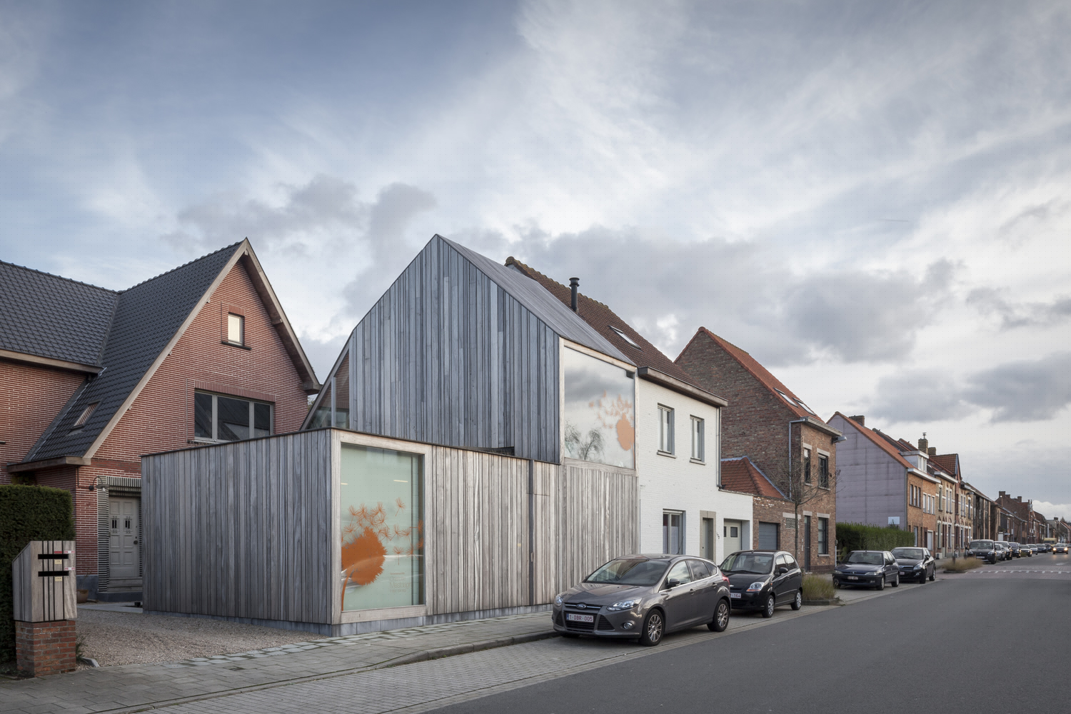 比利时77平米小镇牙医诊所---酷图编号1203795