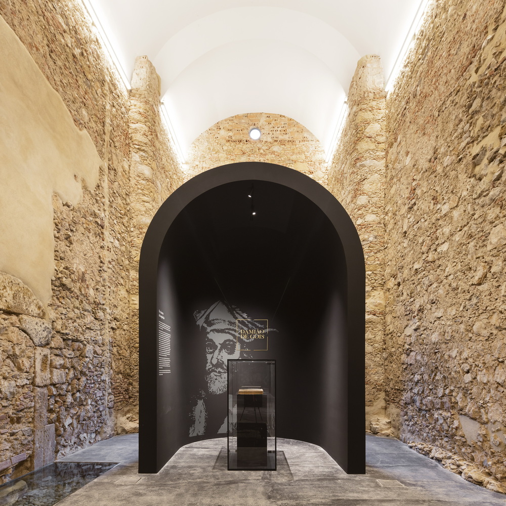 葡萄牙阿伦克尔德戈伊斯展览馆和审讯受难者纪念堂---酷图编号1205436