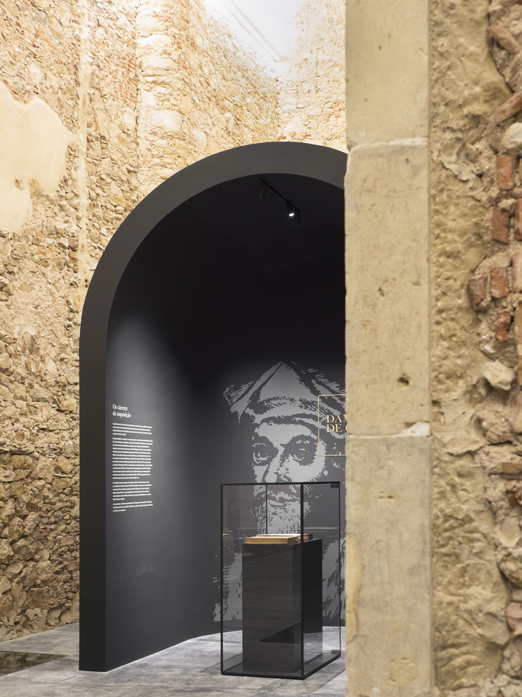 葡萄牙阿伦克尔德戈伊斯展览馆和审讯受难者纪念堂---酷图编号1205446