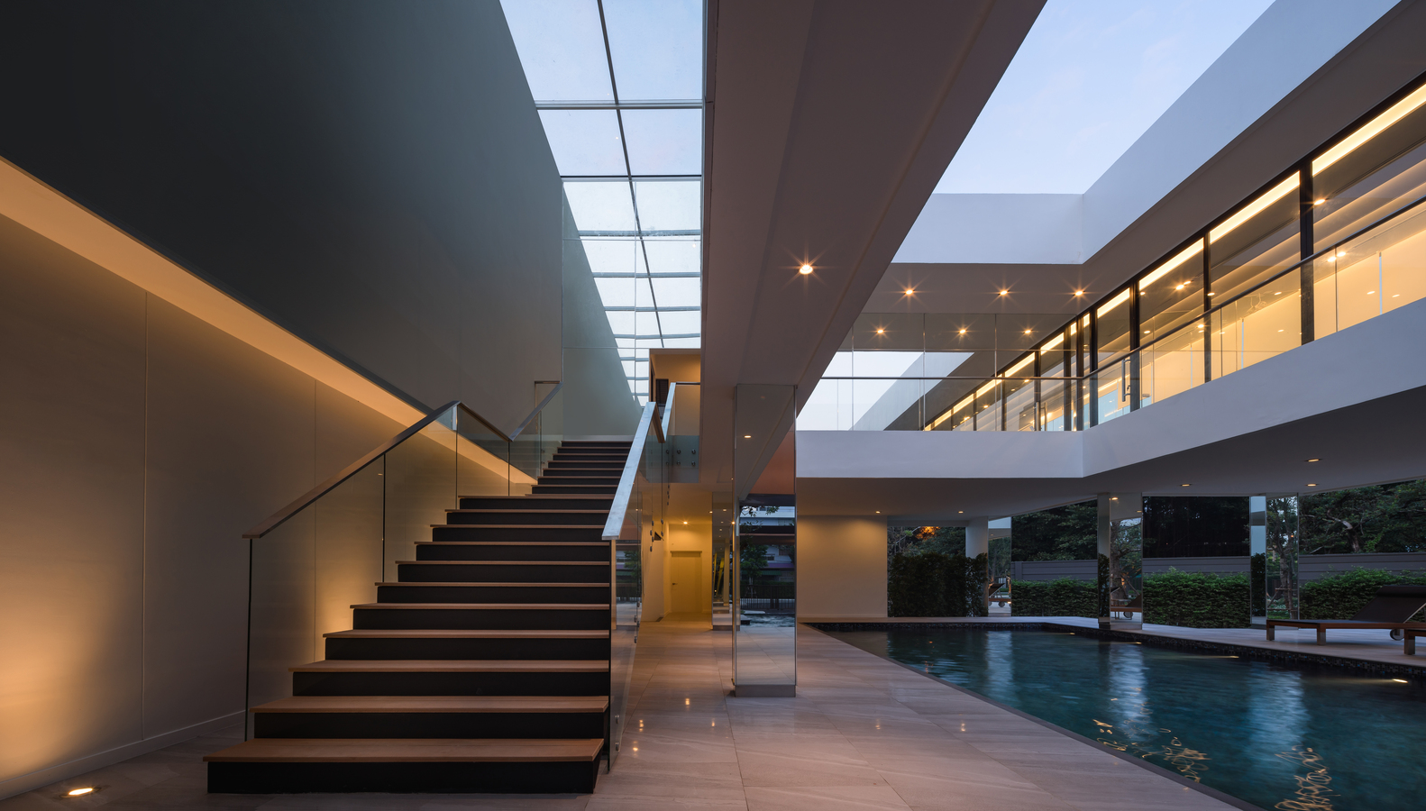 350平米底层架空绿色相通的曼谷现代住宅---酷图编号1206426