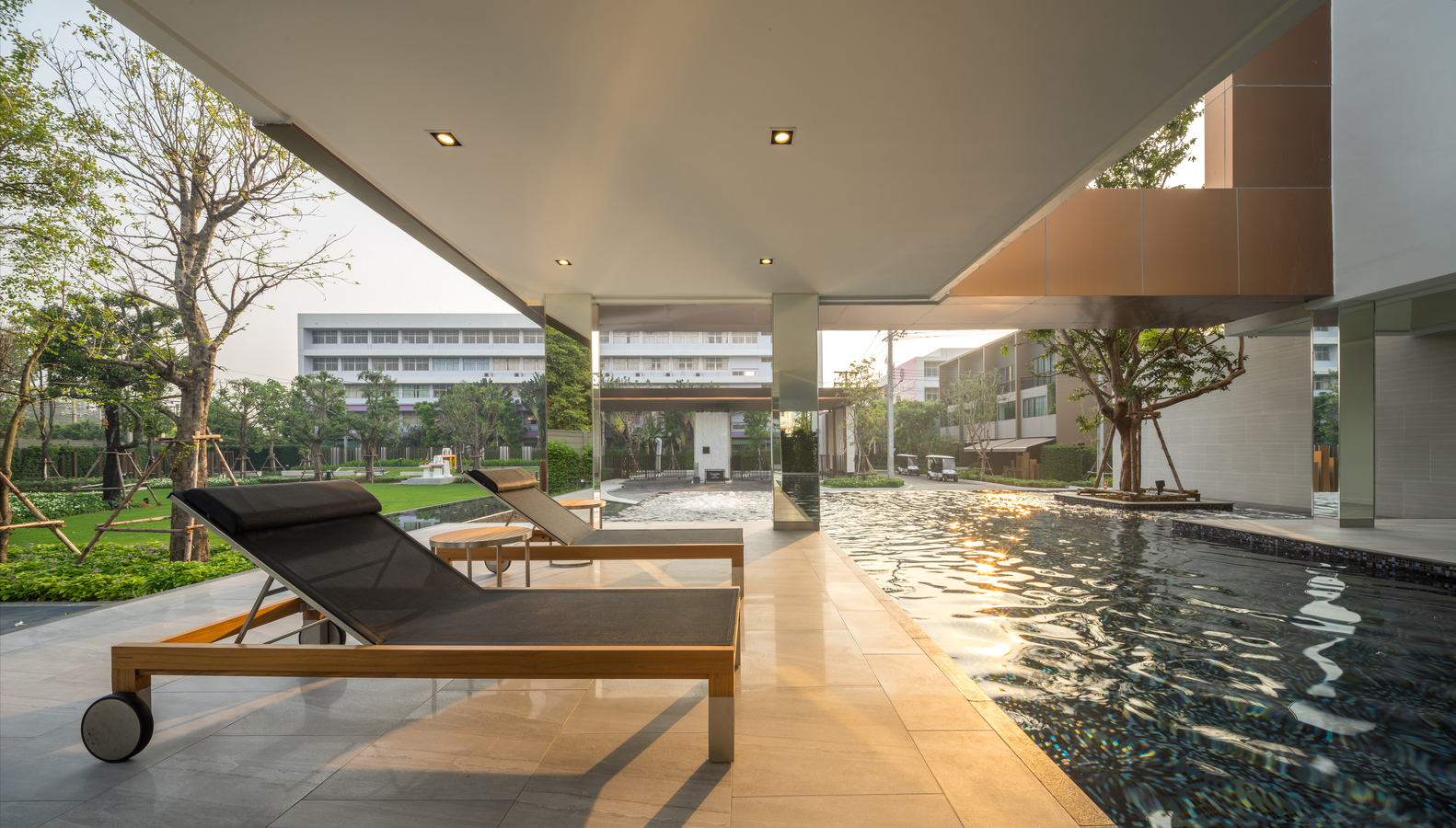 350平米底层架空绿色相通的曼谷现代住宅---酷图编号1206427