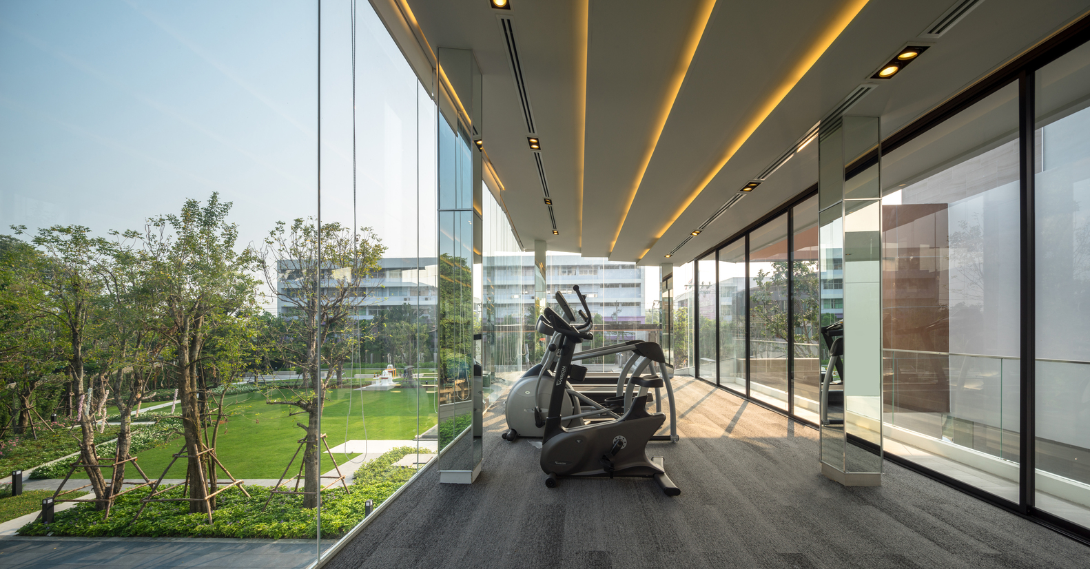 350平米底层架空绿色相通的曼谷现代住宅---酷图编号1206436