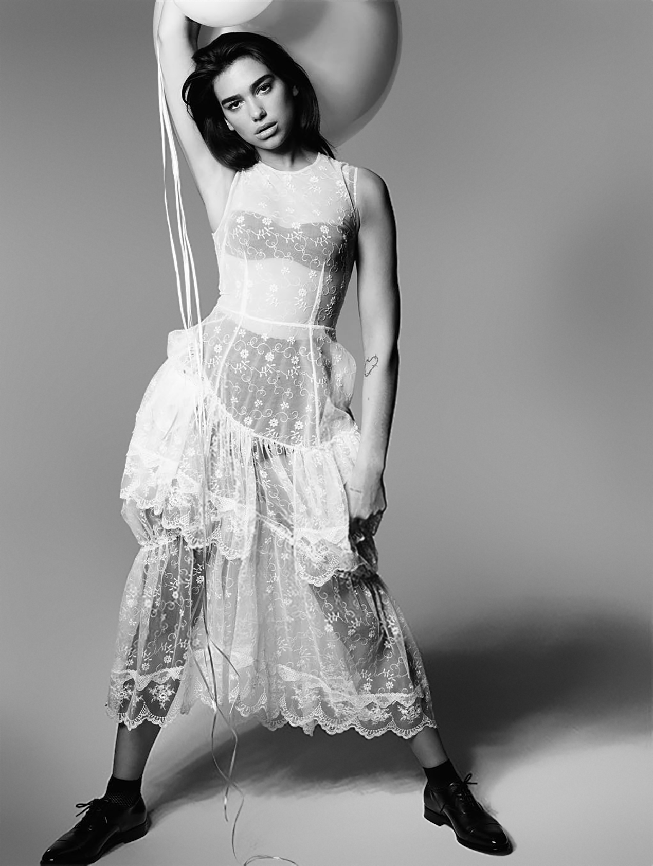 新生活规则-英国歌手科索沃-ELLE英国2018年6月----酷图编号8