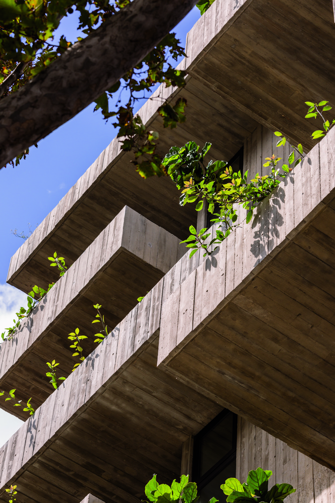 连接城市历史的混凝土景观阳台建筑---酷图编号1207401