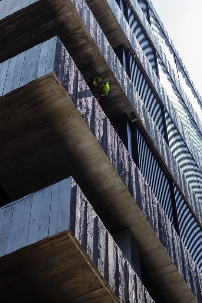 连接城市历史的混凝土景观阳台建筑---酷图编号1207416