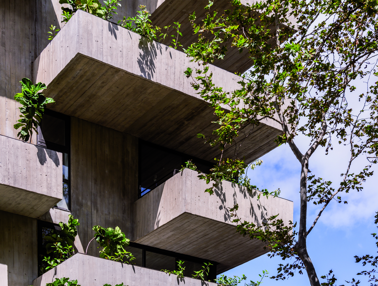 连接城市历史的混凝土景观阳台建筑---酷图编号1207418