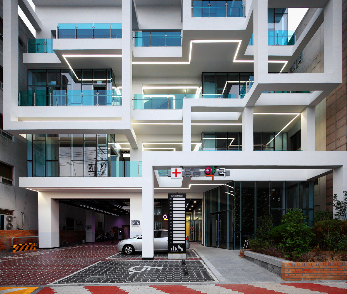 通往天空大海的韩国都市塔高楼---酷图编号1210295