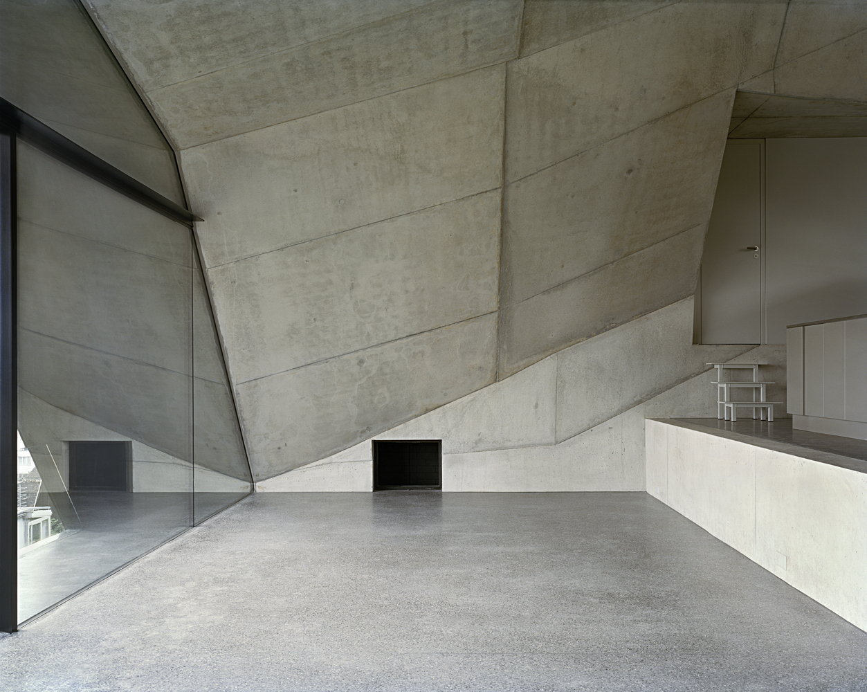 湖边玻璃黑屋---酷图编号1212257