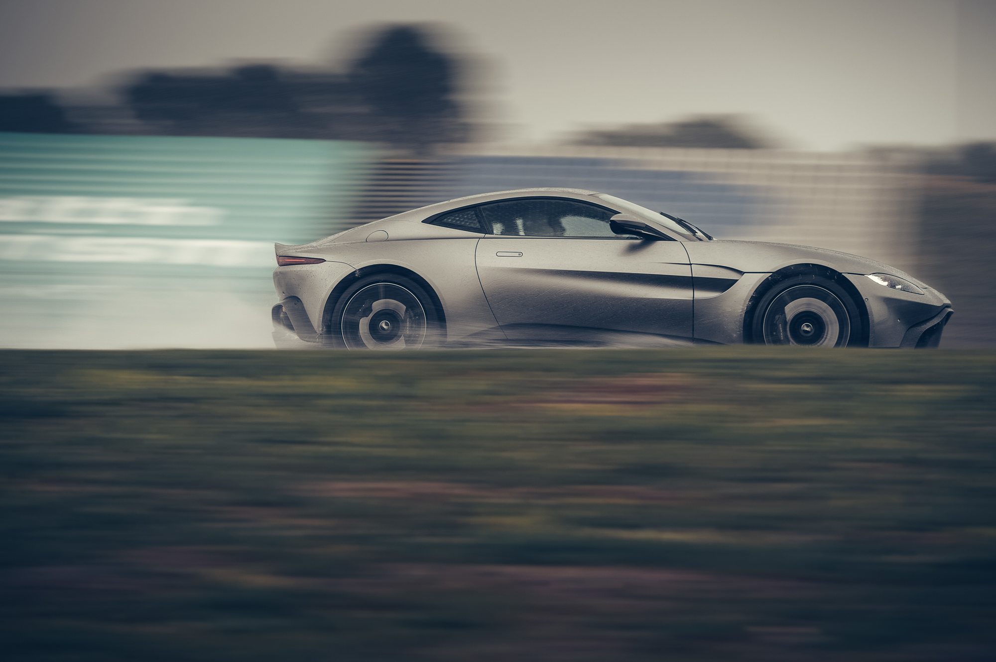 Aston Martin Vantage-阿斯顿马丁Vantage概念车设计---酷图编号13