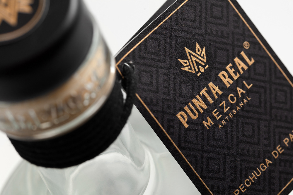 Punta Real 高品质白色工艺品龙舌兰酒,这种白色Mescal的定性方面尤其体现在纹理介质,热金色墨水或极其细致的黑白插图中---酷图编号5