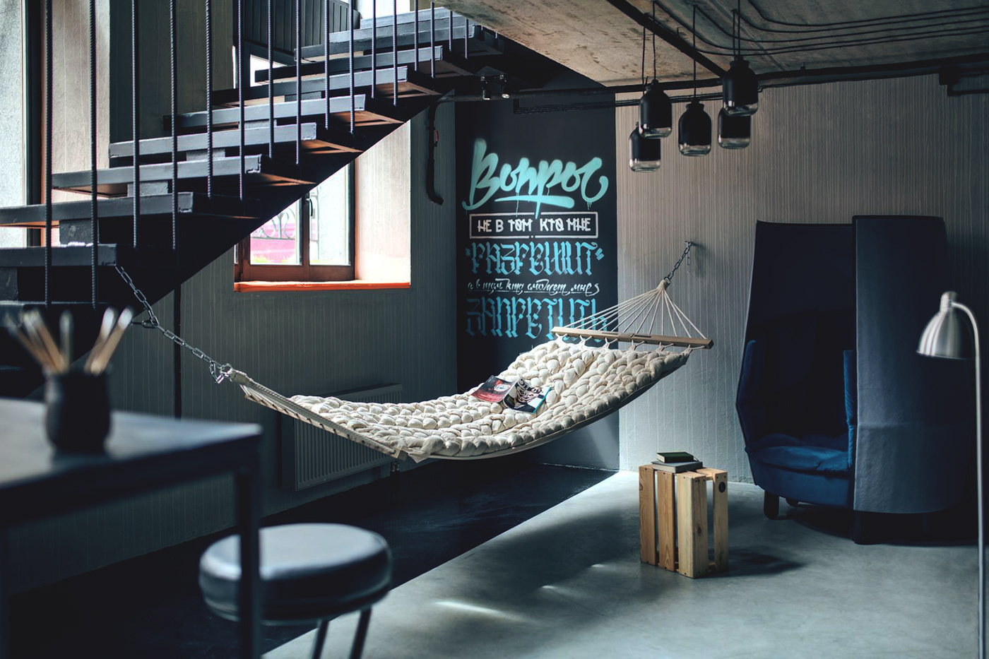 Botan Chair-金属木材线毡与聚氨酯泡沫组成的靠背椅---酷图编号2