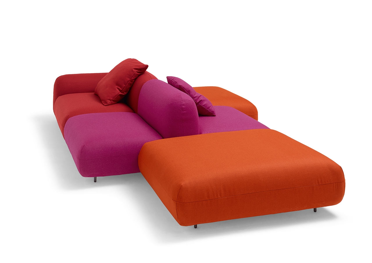 探索色彩和沉思的沙发图片