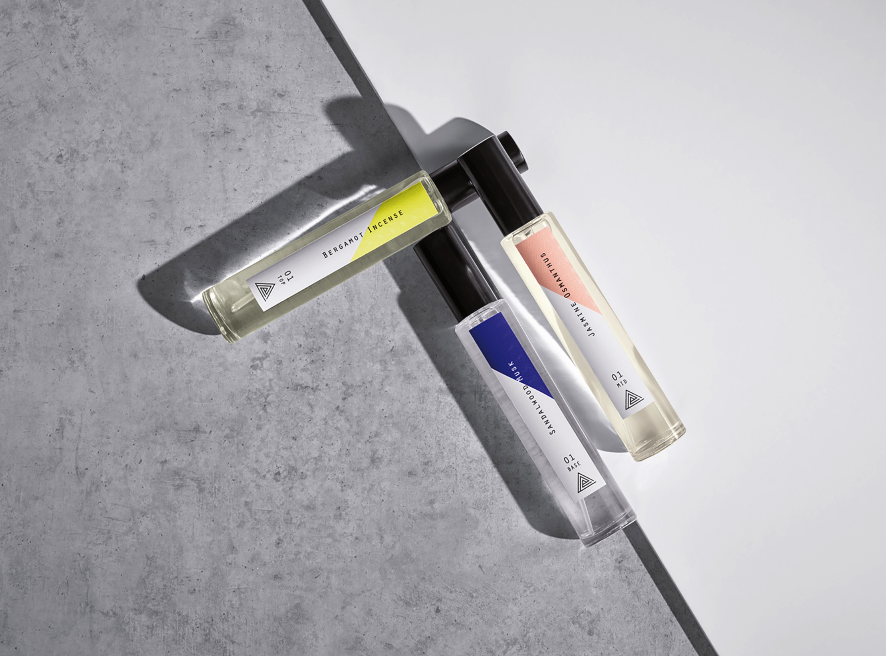 香水俱乐部的新系列香水-字体干净,徽标简约,大胆而精致的设计---酷图编号4