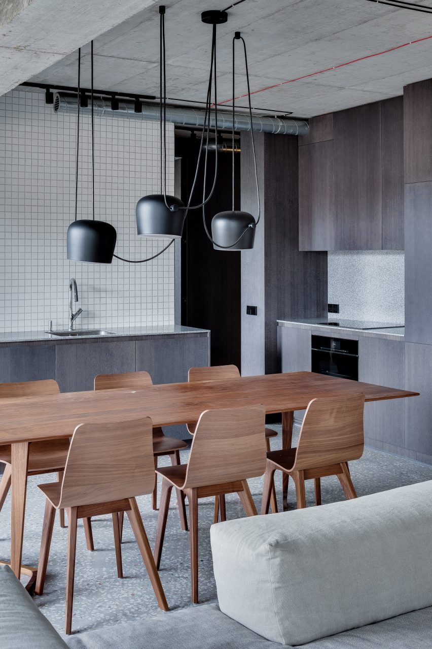 维尔纽斯使用灰色调创建的现代家庭公寓---酷图编号1