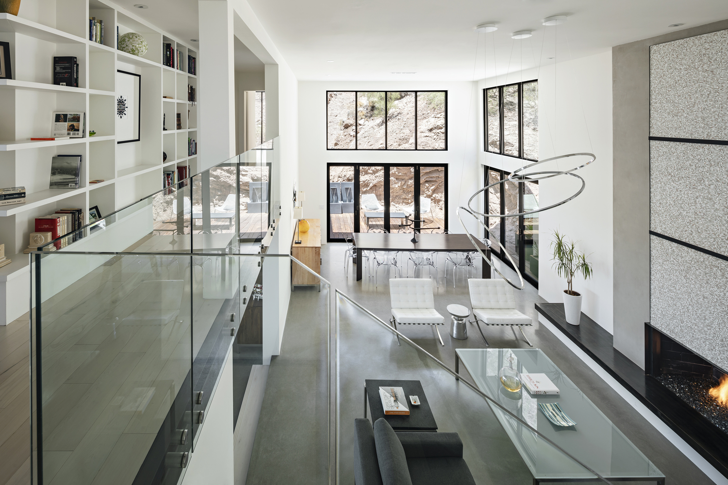 在险峰上改造红石住宅建造的最美别墅---酷图编号1218394