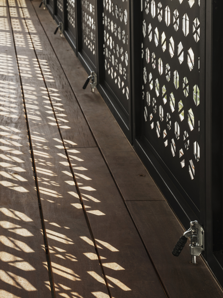 在险峰上改造红石住宅建造的最美别墅---酷图编号1218411