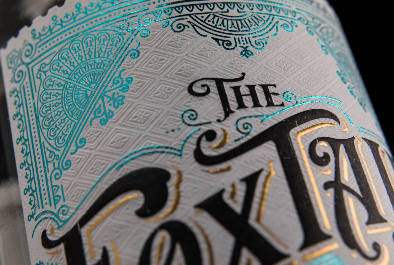 配有精彩细节和古老学校氛围插画的葡萄牙杜松子酒---酷图编号5