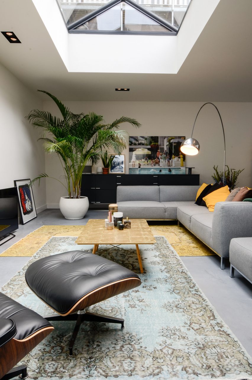 使用天窗将灯光汇入公寓的阿姆斯特丹阁楼---酷图编号5