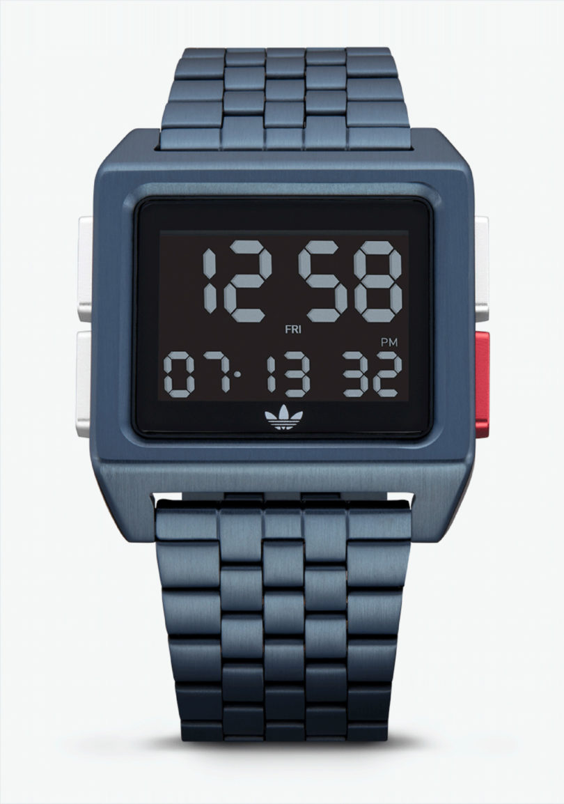 对比色还参考了充满活力的细节,配饰了许多adidas Originals鞋类,最着名的是NMD和POD系列